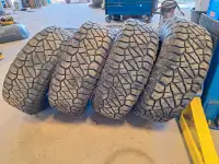8x6.5 pro comp wheels with 285/70r17 Nitto Ridge grapplers