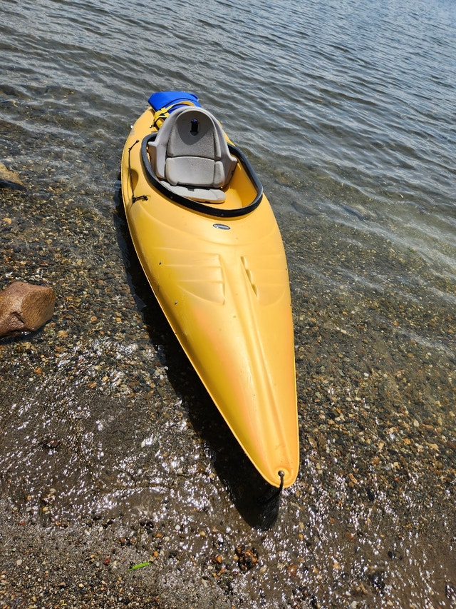 Kayak fermé pelican 10 pieds support de toit spirt rack UNIVERSE Sports nautiques Sherbrooke