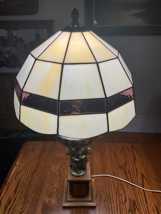 Vintage Tiffany-Style Table Lamp, With Cherub Base in Indoor Lighting & Fans in Owen Sound - Image 2