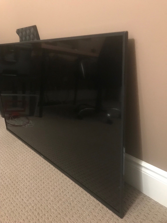 TCL 55” 4K LED Smart TV 2023 LIKE NEW less than year old in General Electronics in Mississauga / Peel Region - Image 3