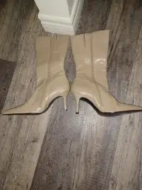 Zip up Ladies boots
