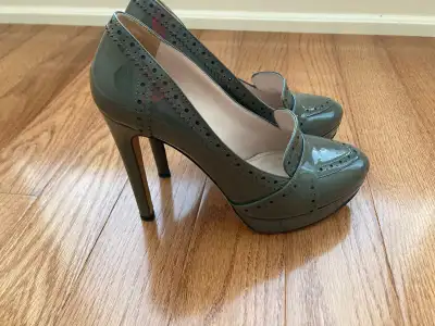 Cavallini  high heel & Kenneth Cole  Reaction  shoe size   8/8.5, View more