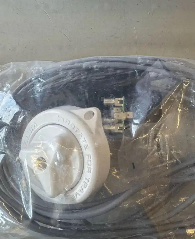 Winegard RZ-6035 TV Antenna in Other in Hamilton - Image 10