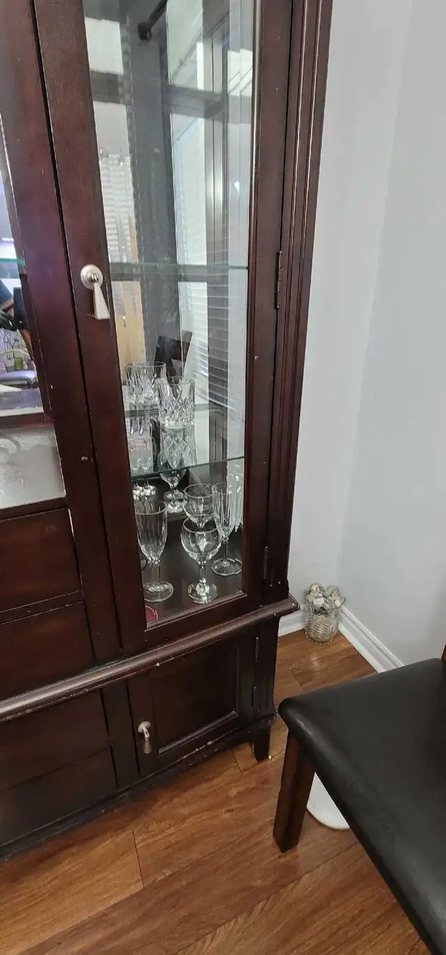 Wooden Hutch in Hutches & Display Cabinets in Mississauga / Peel Region - Image 6