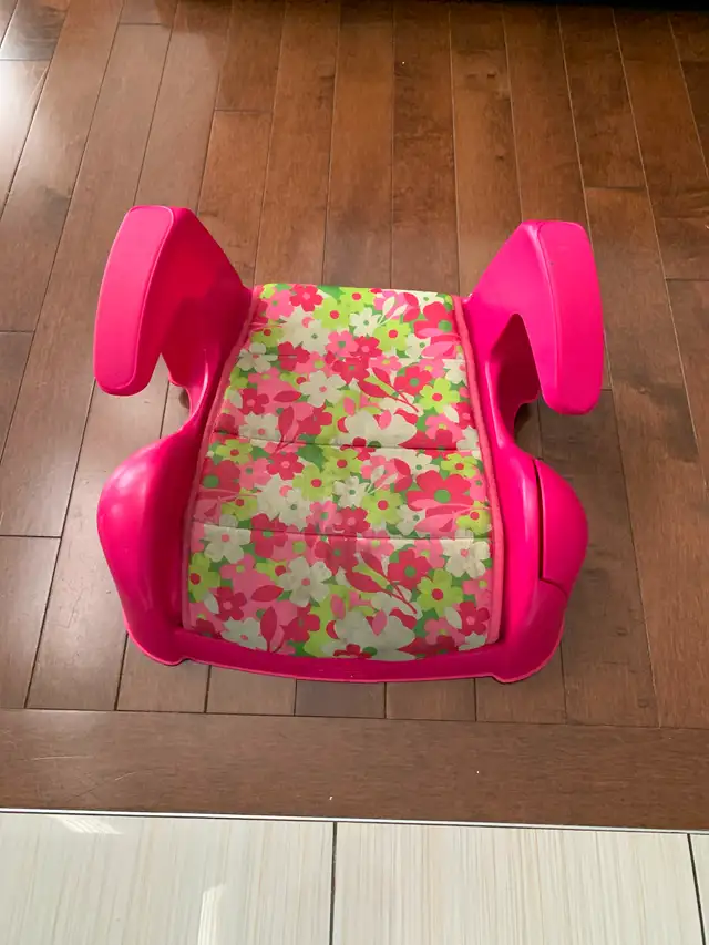 Baby car seat in Strollers, Carriers & Car Seats in Edmonton - Image 2