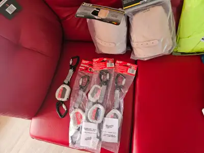 Multiple work items mostly winter gloves, View more