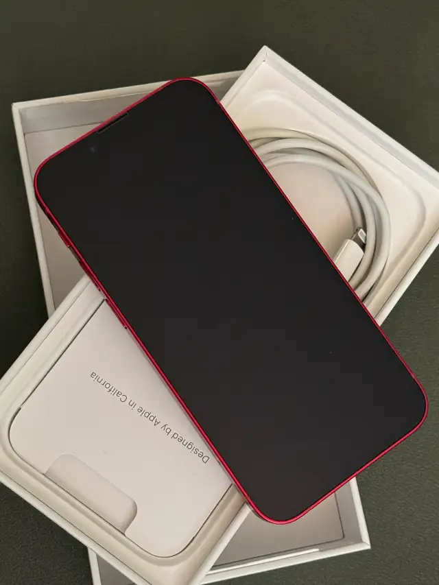 Apple IPhone 13 mini Red in Cell Phones in Richmond - Image 7