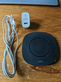 cellphone wireless charging pad with block