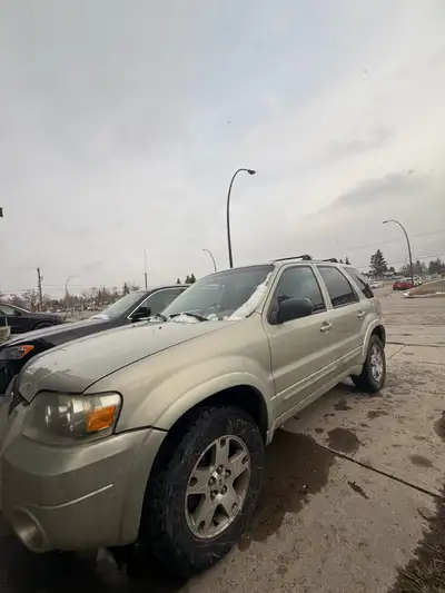 Selling as it is, I bought a new car and don’t have time or money to fix it Doesn’t run, been parked...