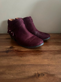 Ankle boot lot size 8.5