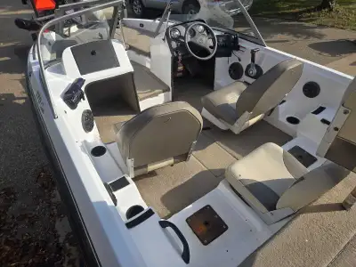 2006 procraft 170combo with mercury 90hp motor. Awsome fishing boat with poles for pulling the kids....