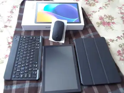 PACK TABLETTE COMPLET - État Neuf (Clavier/Souris/Étui), View more