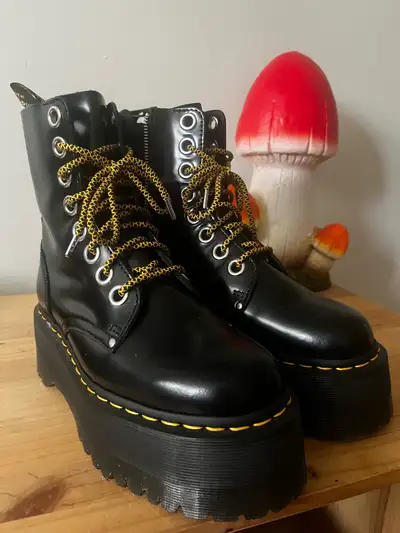 Jadon Max Boots women’s platform, View more