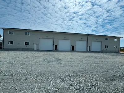 Warehouse Space for Rent – Up to 4,800 SQ FT – South Surrey Brand-new warehouse space available now...