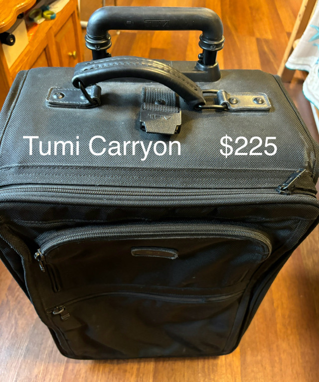 Tumi Collection (Carry on, Shoulder bag, wallet) in Multi-item in Mississauga / Peel Region - Image 4