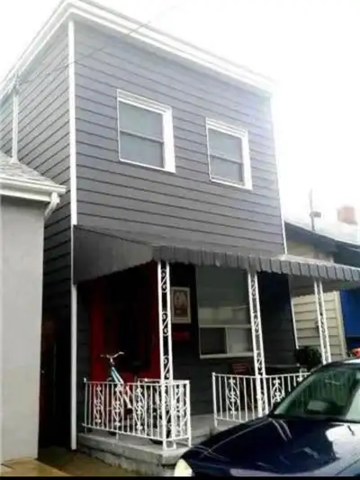 2-Bedroom Roncesvalles/Parkdale Apartment