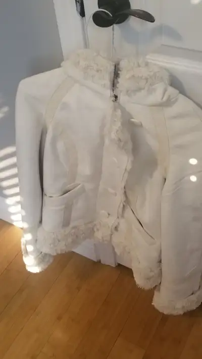 GUESS JACKETS SIZE SMALL, View more