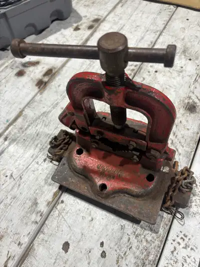 Pipe vise, View more