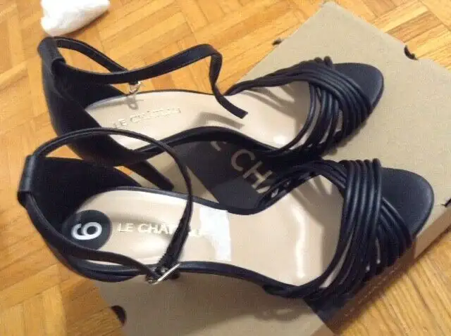 Le chateau shoes size 6 and 7 in Women's - Shoes in Oakville / Halton Region - Image 8