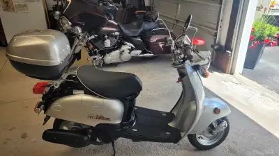 Excellent condition..new Battery.. Low kilometers Lady driven..fun to ride