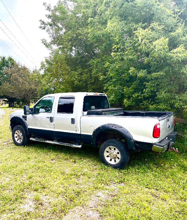 2008 FORD F250, 4x4,4-DOOR,5.4 GAS NEWTIRES/BATTERY/DRIVES GREAT in Cars & Trucks in Peterborough