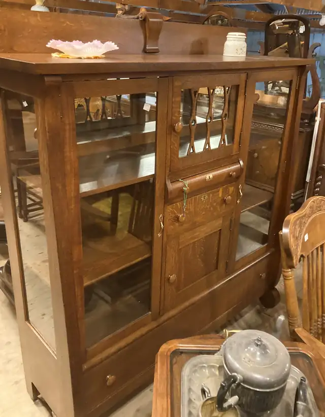 Antique : ) China Cabinets, Display or Curios Cabinets in Hutches & Display Cabinets in Winnipeg - Image 8
