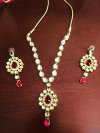 India jewellery set / Earnings / gold plated chain set