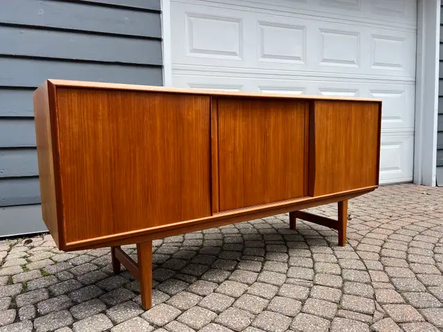 Danish teak sideboard  in Hutches & Display Cabinets in Ottawa - Image 7