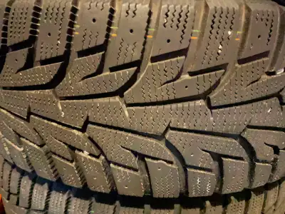 Four Hankook winter I pike R tires 215/55R17 98T On rims Came off a Honda accord V6 EX-L Nav 75-80%...