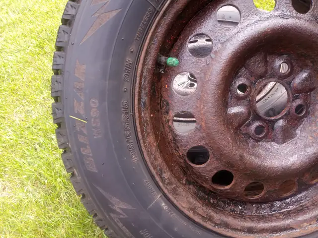 15" Winter tires and rims in Tires & Rims in Ottawa - Image 4