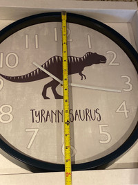 Round Dinosaur Clock BNIB