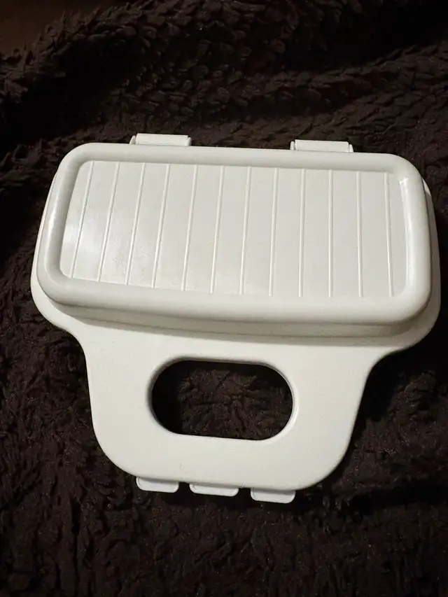 Microwave Egg Cooker in Kitchen & Dining Wares in Hamilton - Image 2