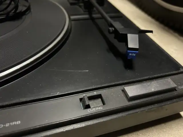 kenwood turntable KD-21RB with cartridge in Stereo Systems & Home Theatre in Mississauga / Peel Region - Image 3