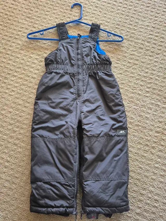 Kids winter jacket and snow pants in Kids & Youth in Edmonton - Image 11