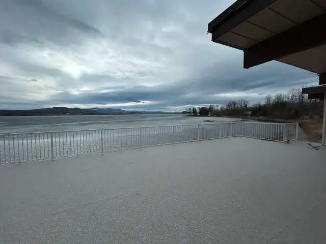 Lakefront Cabin in Fraser Lake in Houses for Sale in Vanderhoof - Image 10