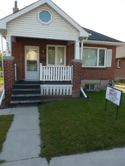 Trent Express bus stop close by, 10 min car ride to Fleming College. Outfitted kitchen, 2 full bathr...