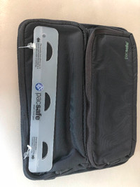 Pacsafe RFID-Blocking compatible iPad and tablet sleeve