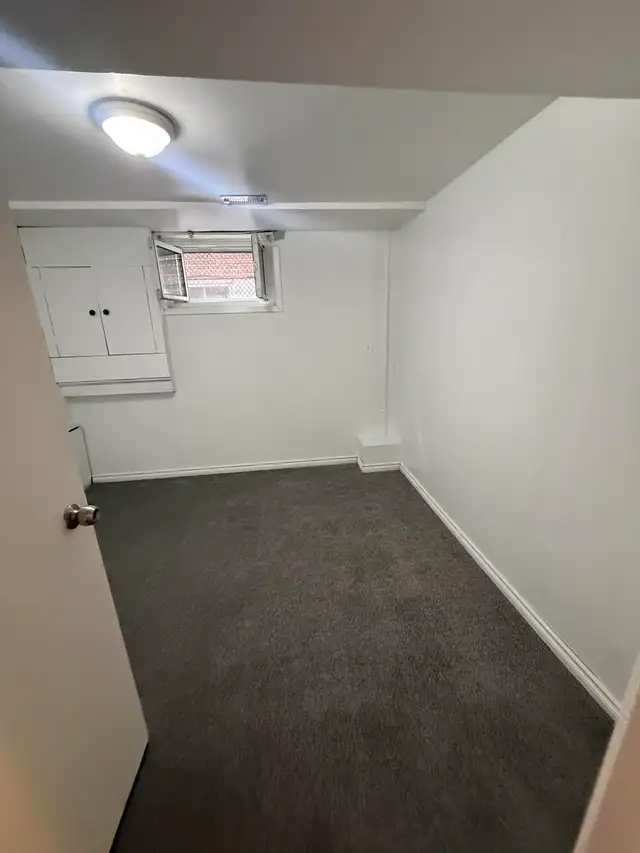 Basement Apartment for Rent 1 Bedroom 1 Bathroom in Long Term Rentals in Mississauga / Peel Region - Image 5