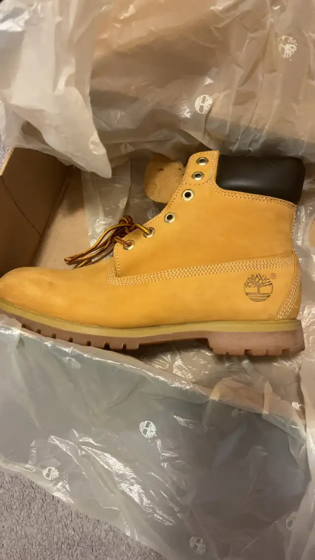 Timberland boots  in Men's Shoes in Mississauga / Peel Region - Image 2