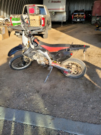 Street legal 2007 CRF450X, lots of extra parts! 
