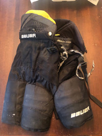 Hockey Gear. Bauer.