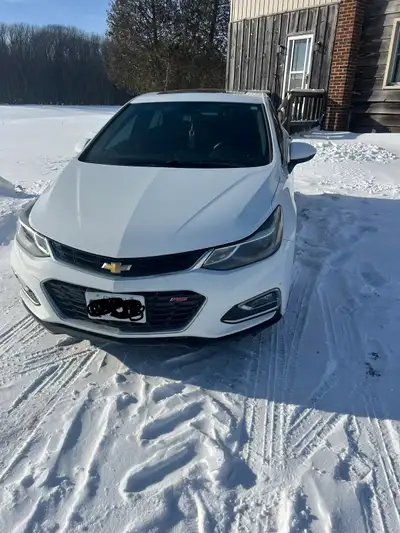 Selling my 2016 Chevy Cruze rs - AS IS 160,953 km Second owner- no accidents New winter tires on it...