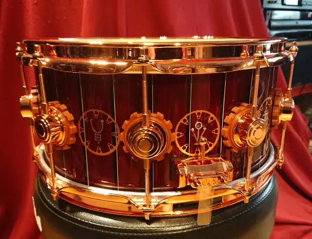 NEIL PEART DW COLLECTOR'S SERIES SNARE DRUM in Drums & Percussion in Windsor Region - Image 4