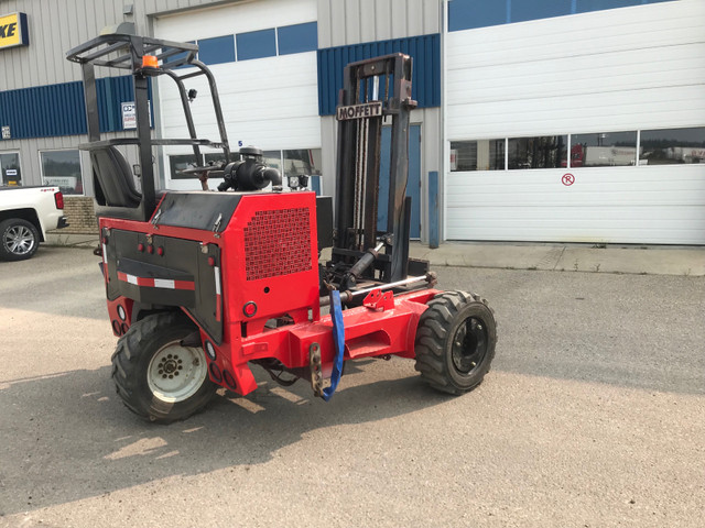 Moffet M5000W4W in Other in Red Deer - Image 2