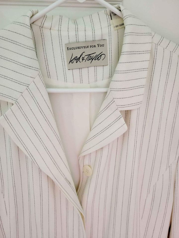 New w Tags Lord & Taylor Womens White Striped Jacket Blazer XL in Women's - Tops & Outerwear in Markham / York Region - Image 3