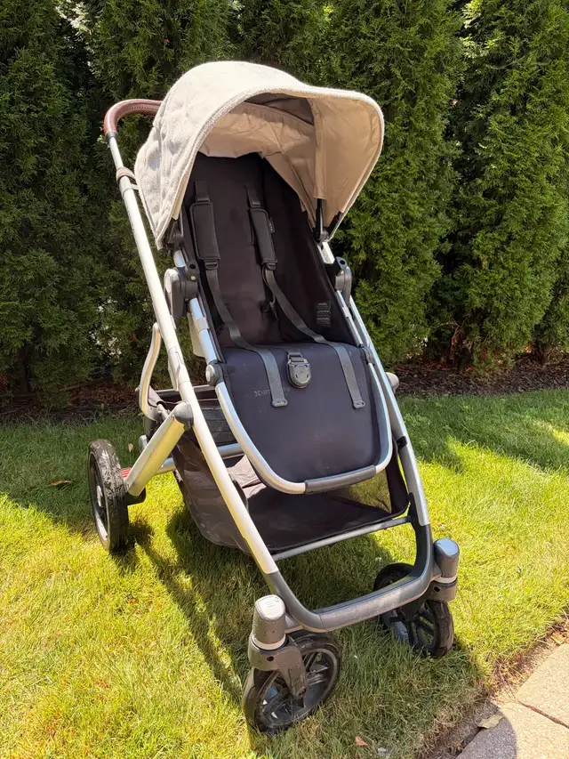 Uppababy Vista V2 Stroller & Bassinet + accessories in Strollers, Carriers & Car Seats in Hamilton - Image 9