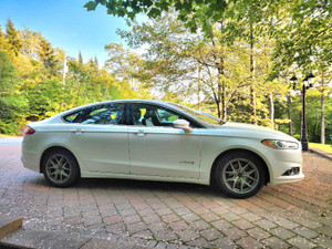 2015 Ford Fusion SE HYBRID 