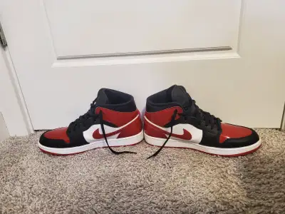 Air Jordan 1 Chicago red special edition, View more