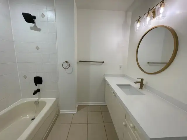Renovated 3 Bedroom Townhouse for Rent in Mississauga $3200 in Long Term Rentals in Mississauga / Peel Region - Image 12