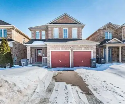 Detached Double Garage 4 Bed Property with Separate entrance to Basement. Separate Family and Living...